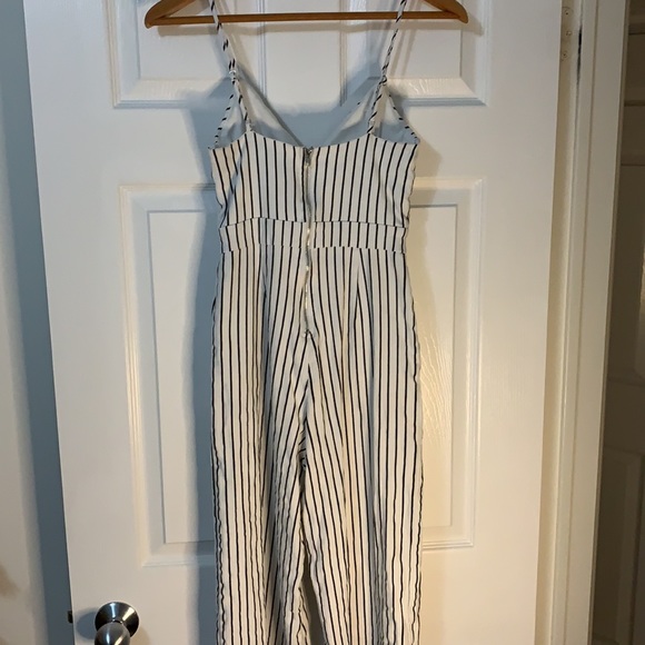 White pinstripe jumpsuit - Picture 3 of 4